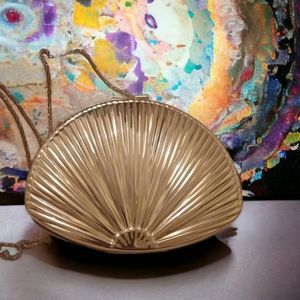 Vintage shell style metal bag